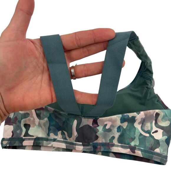 NWT Spanx Lavender and sage green printed Low Impact Sports Bra size medium - Picture 4 of 7